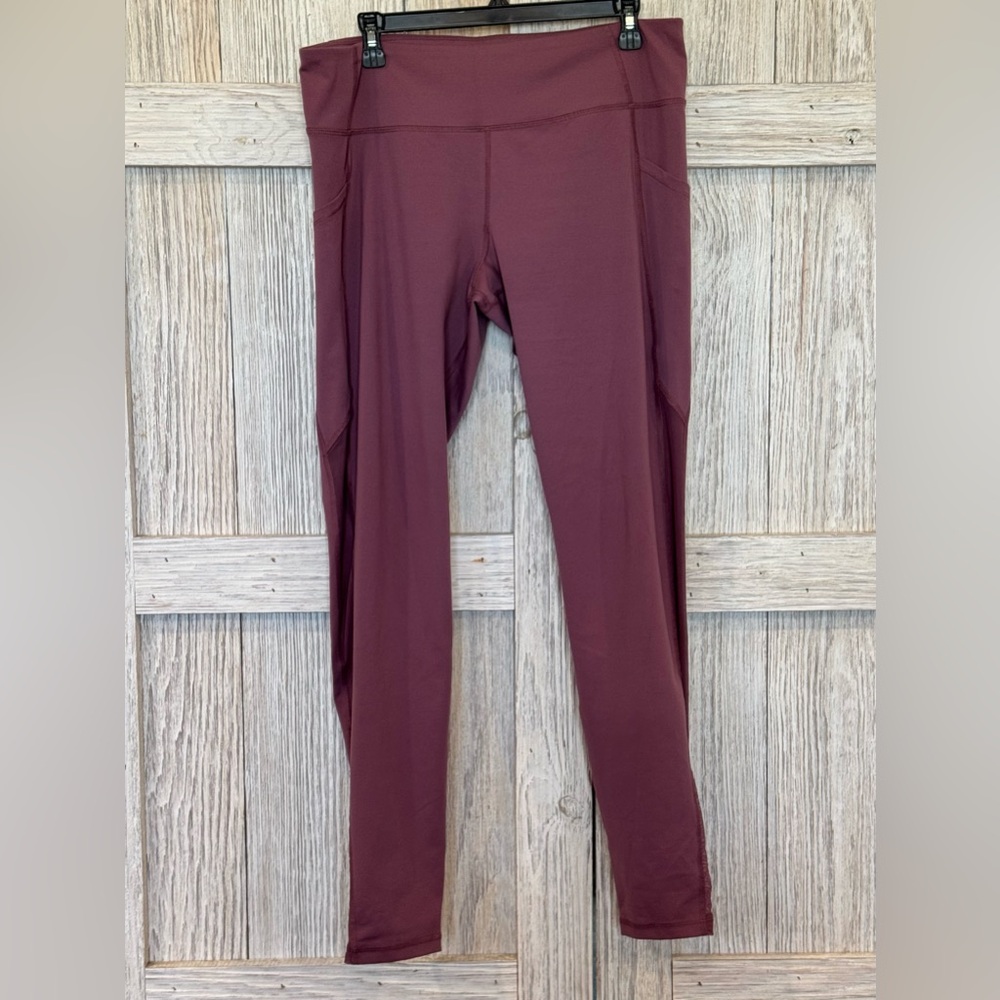 Old Navy Active Rose Pink Leggings with Mesh on sides of legs. Sz XLT